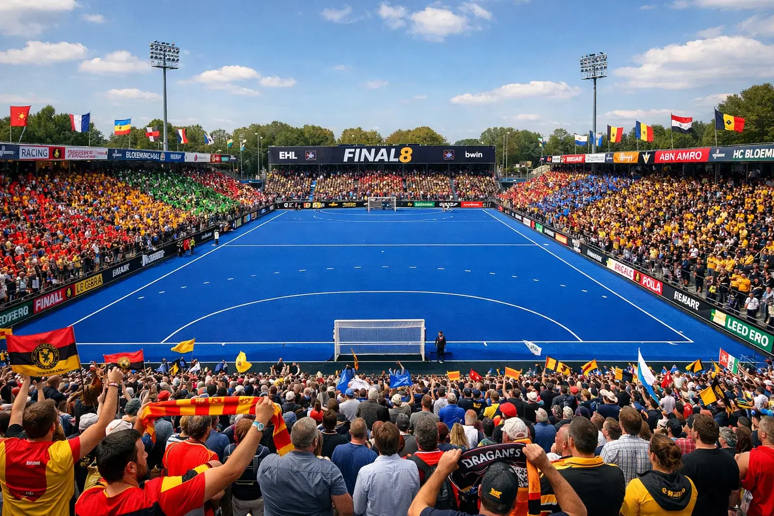 FINAL8 toernooi sfeer met volle tribunes en clubsupporters